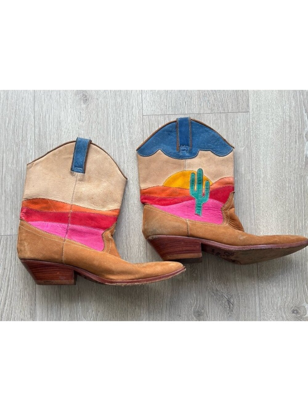 Festival Boho Short Boots Booties Suede Cowgirl Desert Rainbow Sz 9 Circles
